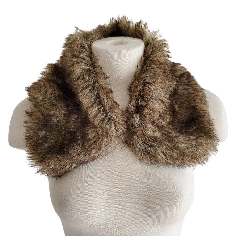 Faux Fur Collar with 5 buttons and 5 button loops 23.5 x 4